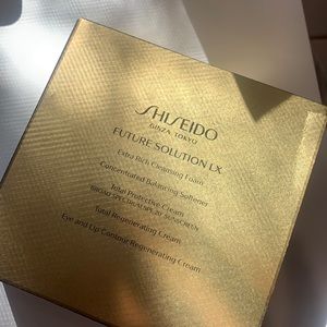 Shiseido future solution LX